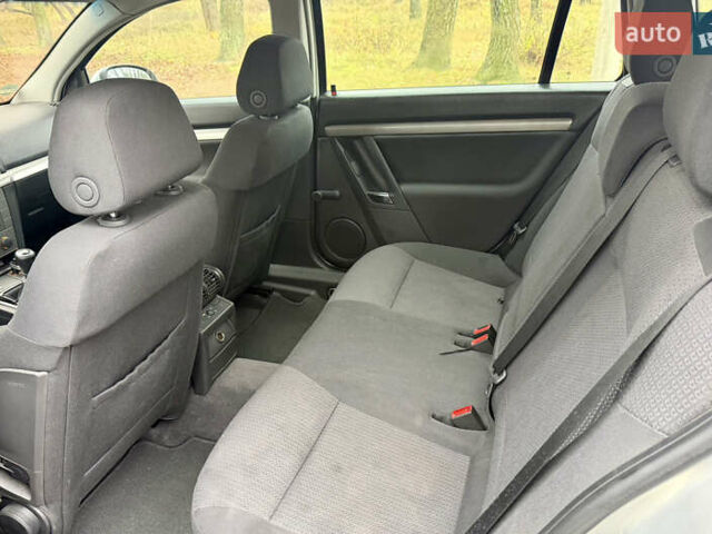 Бежевый Опель Вектра, объемом двигателя 1.9 л и пробегом 242 тыс. км за 2750 $, фото 6 на Automoto.ua