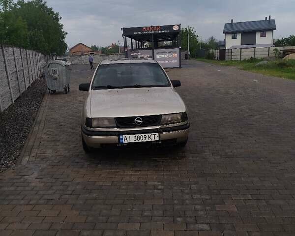 Бежевый Опель Вектра, объемом двигателя 1.6 л и пробегом 316 тыс. км за 2300 $, фото 4 на Automoto.ua