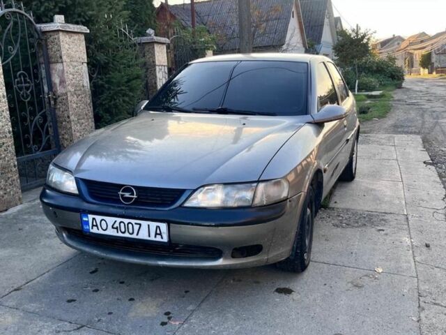 Бежевий Опель Вектра, об'ємом двигуна 1.8 л та пробігом 240 тис. км за 1500 $, фото 9 на Automoto.ua