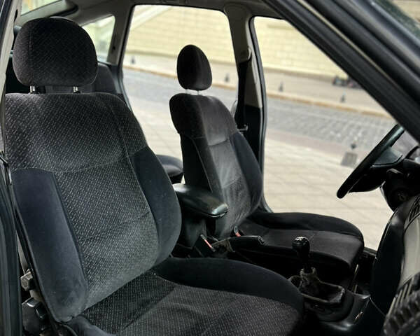 Бежевый Опель Вектра, объемом двигателя 1.6 л и пробегом 300 тыс. км за 900 $, фото 6 на Automoto.ua