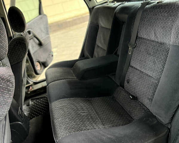 Бежевый Опель Вектра, объемом двигателя 1.6 л и пробегом 300 тыс. км за 900 $, фото 8 на Automoto.ua