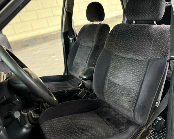 Бежевый Опель Вектра, объемом двигателя 1.6 л и пробегом 300 тыс. км за 900 $, фото 7 на Automoto.ua