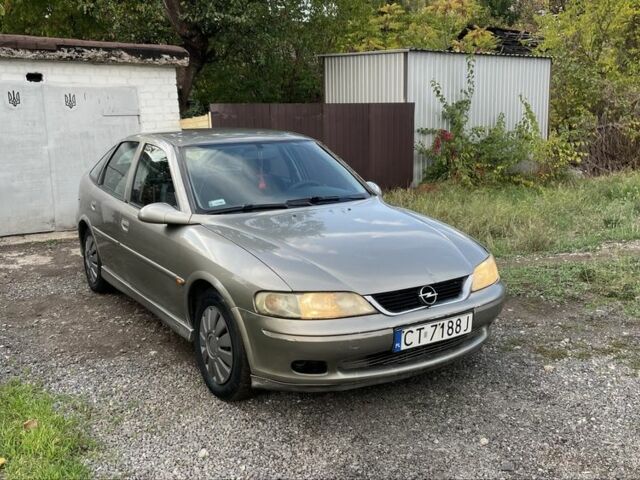 Бежевий Опель Вектра, об'ємом двигуна 2 л та пробігом 250 тис. км за 1650 $, фото 4 на Automoto.ua