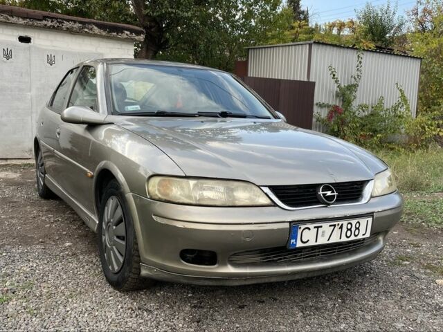Бежевий Опель Вектра, об'ємом двигуна 2 л та пробігом 250 тис. км за 1650 $, фото 1 на Automoto.ua