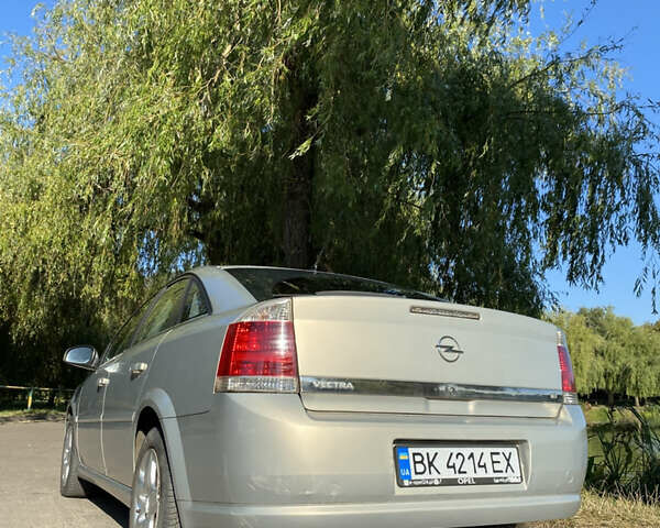 Бежевый Опель Вектра, объемом двигателя 1.8 л и пробегом 217 тыс. км за 5500 $, фото 13 на Automoto.ua