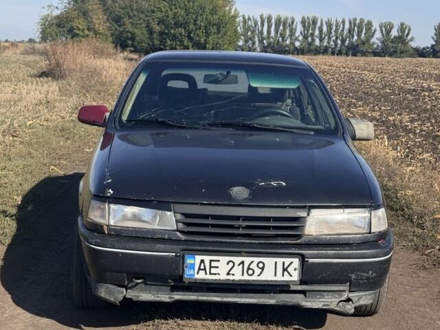 Черный Опель Вектра, объемом двигателя 2 л и пробегом 3 тыс. км за 950 $, фото 3 на Automoto.ua