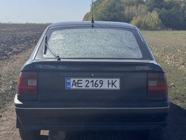 Черный Опель Вектра, объемом двигателя 2 л и пробегом 3 тыс. км за 950 $, фото 2 на Automoto.ua