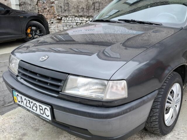 Черный Опель Вектра, объемом двигателя 2 л и пробегом 320 тыс. км за 1700 $, фото 13 на Automoto.ua