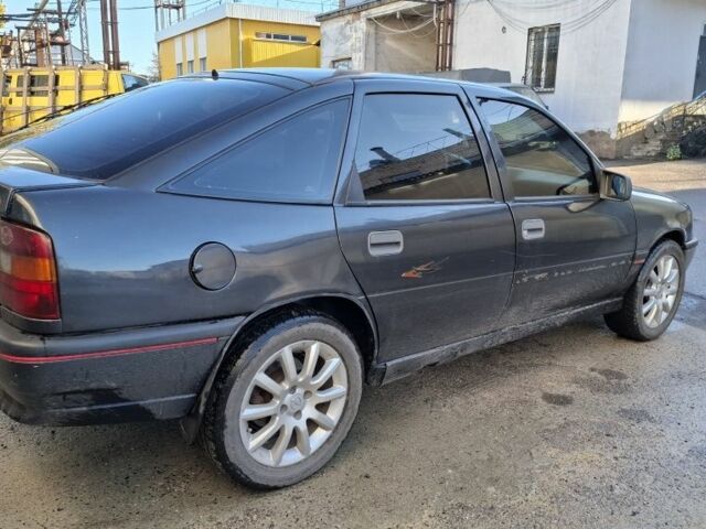 Черный Опель Вектра, объемом двигателя 2 л и пробегом 320 тыс. км за 1700 $, фото 3 на Automoto.ua