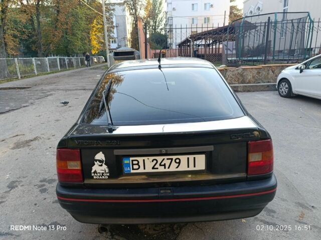 Черный Опель Вектра, объемом двигателя 2 л и пробегом 43 тыс. км за 1086 $, фото 3 на Automoto.ua
