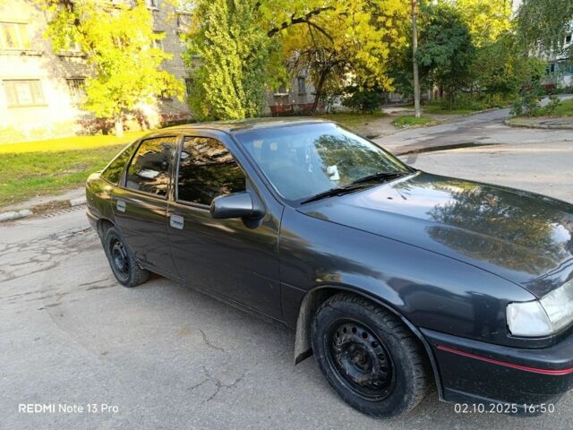 Черный Опель Вектра, объемом двигателя 2 л и пробегом 43 тыс. км за 1086 $, фото 2 на Automoto.ua