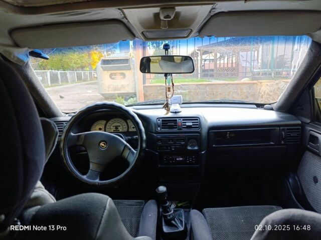 Черный Опель Вектра, объемом двигателя 2 л и пробегом 43 тыс. км за 1086 $, фото 4 на Automoto.ua