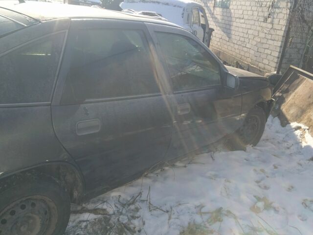 Чорний Опель Вектра, об'ємом двигуна 2 л та пробігом 189 тис. км за 462 $, фото 7 на Automoto.ua