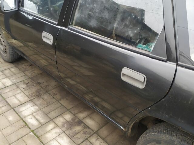 Черный Опель Вектра, объемом двигателя 0 л и пробегом 240 тыс. км за 1500 $, фото 4 на Automoto.ua