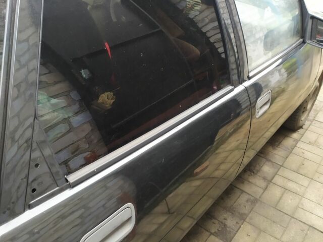 Черный Опель Вектра, объемом двигателя 0 л и пробегом 240 тыс. км за 1500 $, фото 2 на Automoto.ua