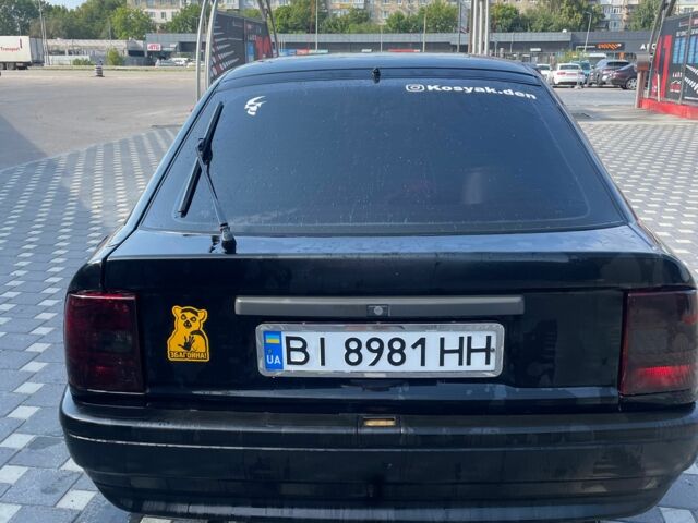 Черный Опель Вектра, объемом двигателя 1.8 л и пробегом 300 тыс. км за 1429 $, фото 7 на Automoto.ua