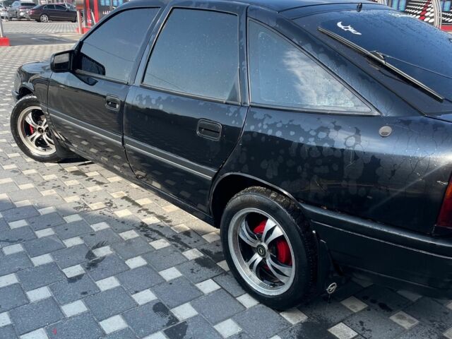 Черный Опель Вектра, объемом двигателя 1.8 л и пробегом 300 тыс. км за 1429 $, фото 8 на Automoto.ua