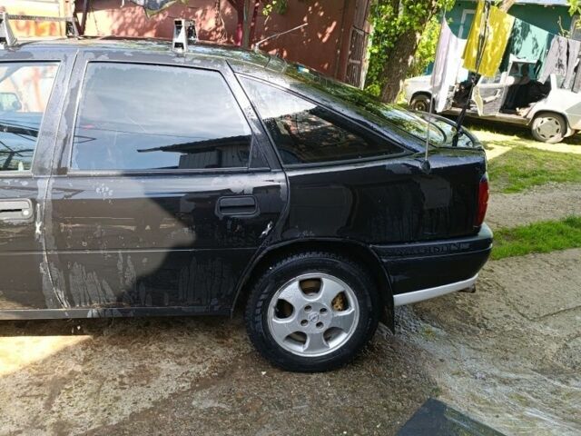 Чорний Опель Вектра, об'ємом двигуна 2 л та пробігом 280 тис. км за 1200 $, фото 6 на Automoto.ua