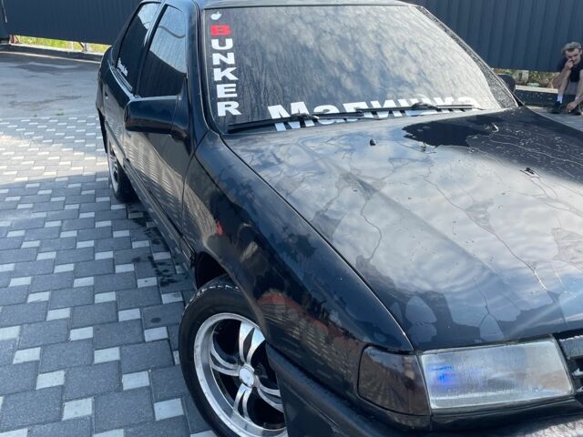 Черный Опель Вектра, объемом двигателя 1.8 л и пробегом 300 тыс. км за 1429 $, фото 3 на Automoto.ua