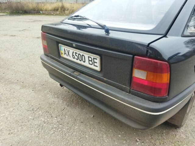 Чорний Опель Вектра, об'ємом двигуна 2 л та пробігом 111 тис. км за 1600 $, фото 8 на Automoto.ua