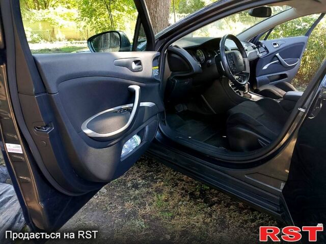 Чорний Опель Вектра, об'ємом двигуна 2 л та пробігом 230 тис. км за 986 $, фото 5 на Automoto.ua
