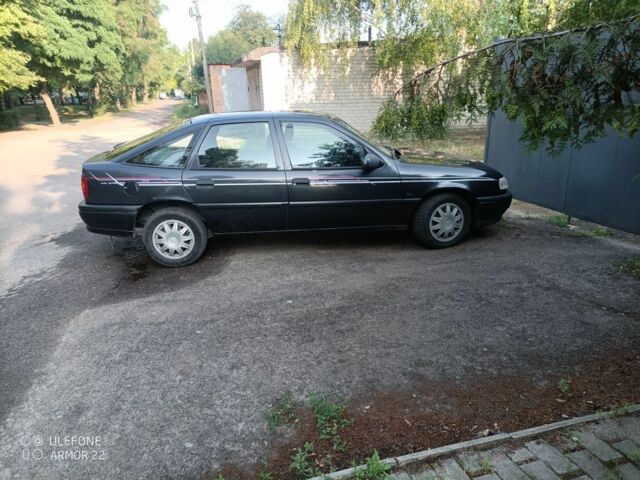 Чорний Опель Вектра, об'ємом двигуна 1.8 л та пробігом 200 тис. км за 1750 $, фото 1 на Automoto.ua