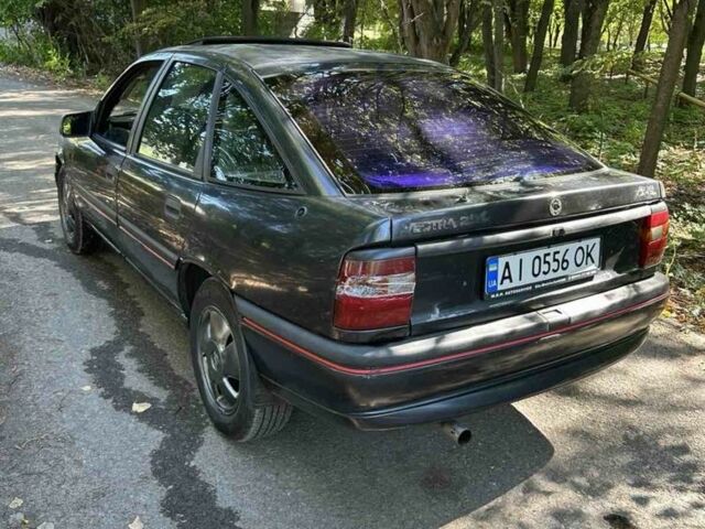 Черный Опель Вектра, объемом двигателя 2 л и пробегом 400 тыс. км за 702 $, фото 4 на Automoto.ua