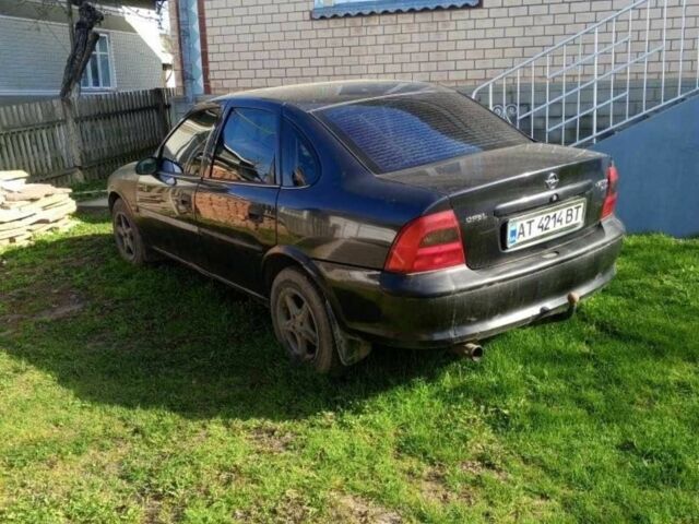 Черный Опель Вектра, объемом двигателя 1.6 л и пробегом 2 тыс. км за 1500 $, фото 2 на Automoto.ua