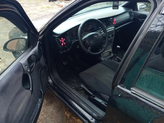 Чорний Опель Вектра, об'ємом двигуна 2 л та пробігом 400 тис. км за 500 $, фото 9 на Automoto.ua