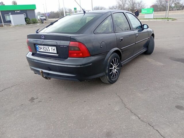 Чорний Опель Вектра, об'ємом двигуна 2 л та пробігом 360 тис. км за 2700 $, фото 4 на Automoto.ua