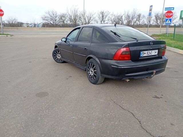 Чорний Опель Вектра, об'ємом двигуна 2 л та пробігом 360 тис. км за 2700 $, фото 3 на Automoto.ua