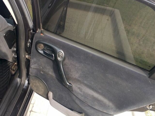 Черный Опель Вектра, объемом двигателя 2.2 л и пробегом 400 тыс. км за 3100 $, фото 17 на Automoto.ua