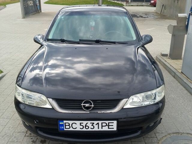 Черный Опель Вектра, объемом двигателя 2.2 л и пробегом 400 тыс. км за 3100 $, фото 1 на Automoto.ua