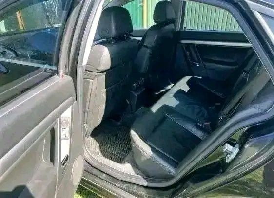 Черный Опель Вектра, объемом двигателя 2.2 л и пробегом 280 тыс. км за 1812 $, фото 5 на Automoto.ua