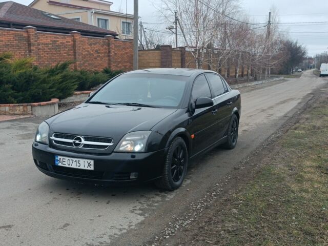 Черный Опель Вектра, объемом двигателя 2.2 л и пробегом 250 тыс. км за 3800 $, фото 1 на Automoto.ua