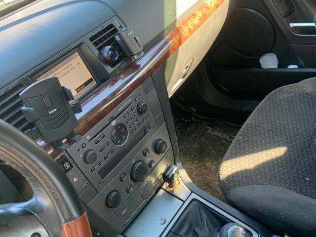 Чорний Опель Вектра, об'ємом двигуна 2.2 л та пробігом 225 тис. км за 3400 $, фото 7 на Automoto.ua