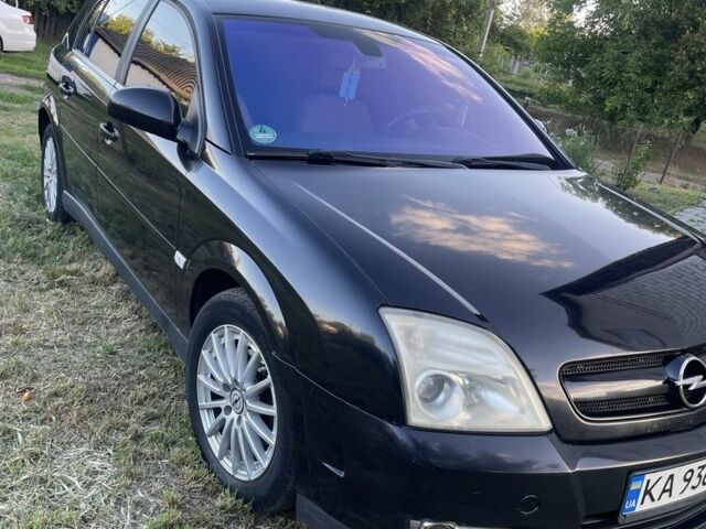 Черный Опель Вектра, объемом двигателя 2.2 л и пробегом 342 тыс. км за 4500 $, фото 2 на Automoto.ua