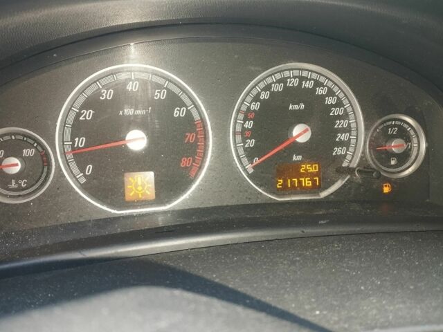 Черный Опель Вектра, объемом двигателя 1.8 л и пробегом 200 тыс. км за 1750 $, фото 12 на Automoto.ua