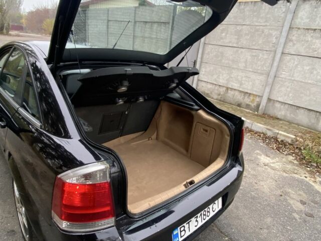 Черный Опель Вектра, объемом двигателя 1.9 л и пробегом 320 тыс. км за 4250 $, фото 12 на Automoto.ua