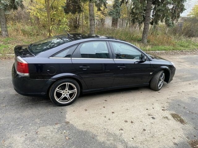 Черный Опель Вектра, объемом двигателя 1.9 л и пробегом 320 тыс. км за 4250 $, фото 5 на Automoto.ua