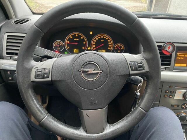 Черный Опель Вектра, объемом двигателя 1.9 л и пробегом 320 тыс. км за 4250 $, фото 14 на Automoto.ua