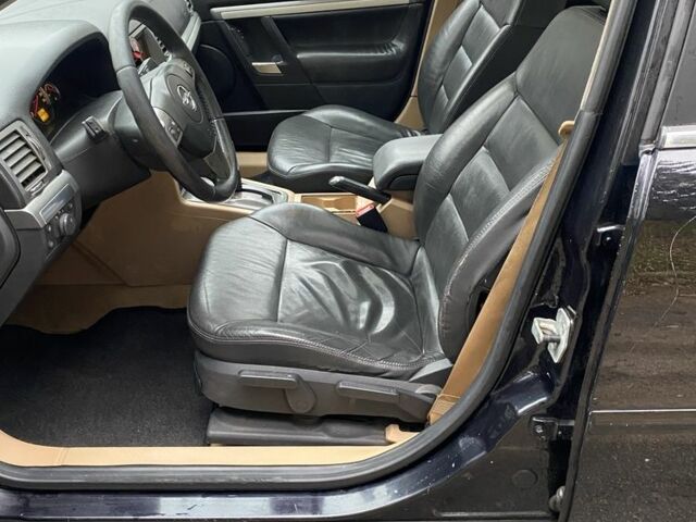 Черный Опель Вектра, объемом двигателя 1.9 л и пробегом 320 тыс. км за 4250 $, фото 7 на Automoto.ua