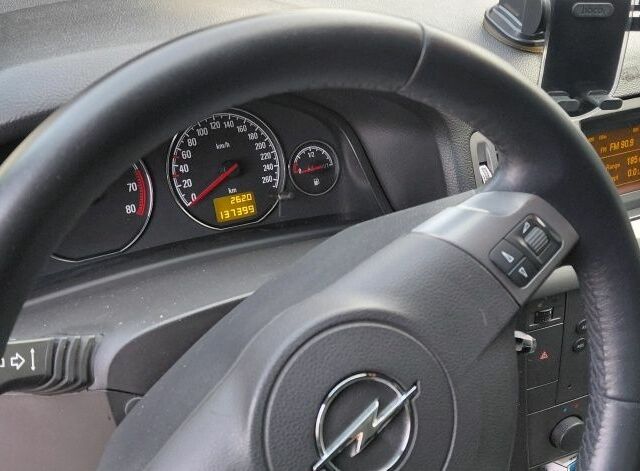 Чорний Опель Вектра, об'ємом двигуна 2.2 л та пробігом 138 тис. км за 5990 $, фото 9 на Automoto.ua