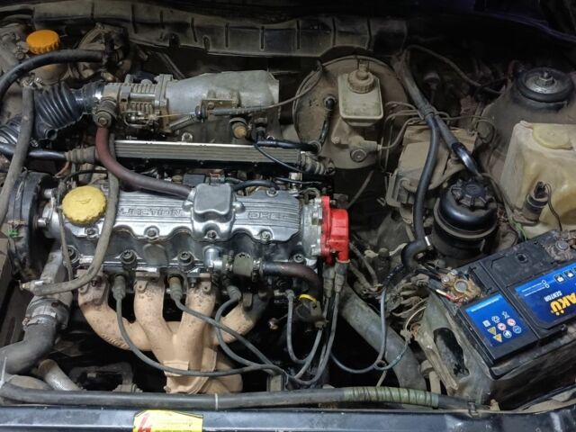 Черный Опель Вектра, объемом двигателя 2 л и пробегом 300 тыс. км за 1300 $, фото 4 на Automoto.ua