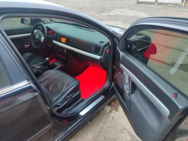 Черный Опель Вектра, объемом двигателя 2.2 л и пробегом 351 тыс. км за 3950 $, фото 7 на Automoto.ua