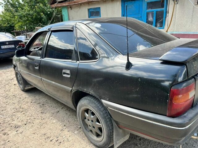 Чорний Опель Вектра, об'ємом двигуна 2 л та пробігом 170 тис. км за 2500 $, фото 3 на Automoto.ua