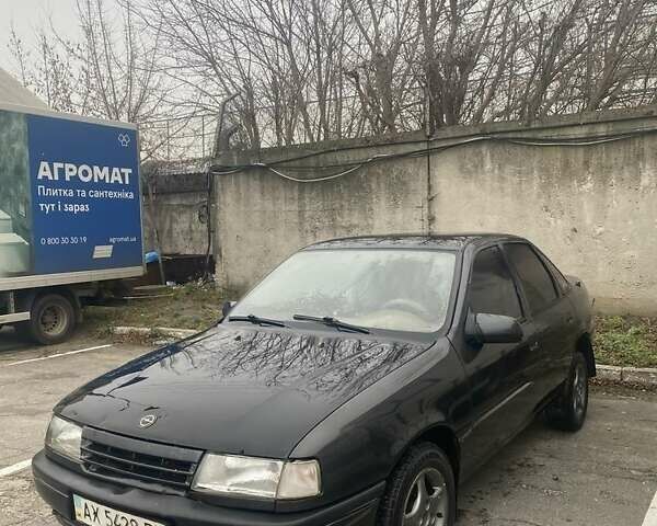 Чорний Опель Вектра, об'ємом двигуна 1.6 л та пробігом 258 тис. км за 1200 $, фото 1 на Automoto.ua