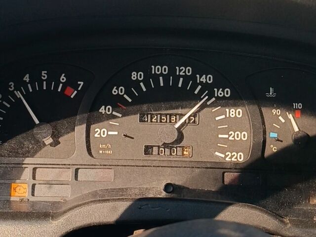 Чорний Опель Вектра, об'ємом двигуна 1.6 л та пробігом 100 тис. км за 1000 $, фото 11 на Automoto.ua