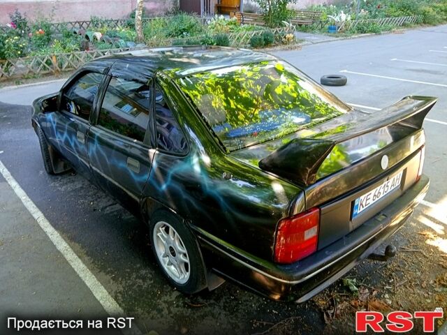 Черный Опель Вектра, объемом двигателя 2 л и пробегом 0 тыс. км за 1550 $, фото 2 на Automoto.ua