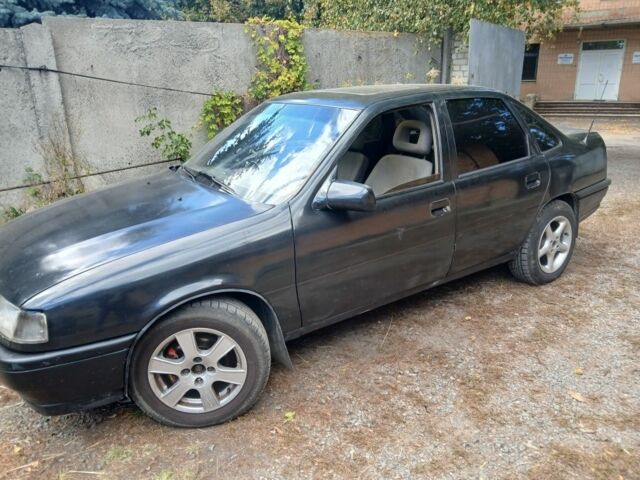 Черный Опель Вектра, объемом двигателя 2 л и пробегом 3 тыс. км за 1500 $, фото 3 на Automoto.ua